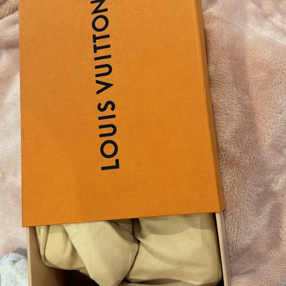 Louis Vuitton Time out sneakers - Picture 8 of 8